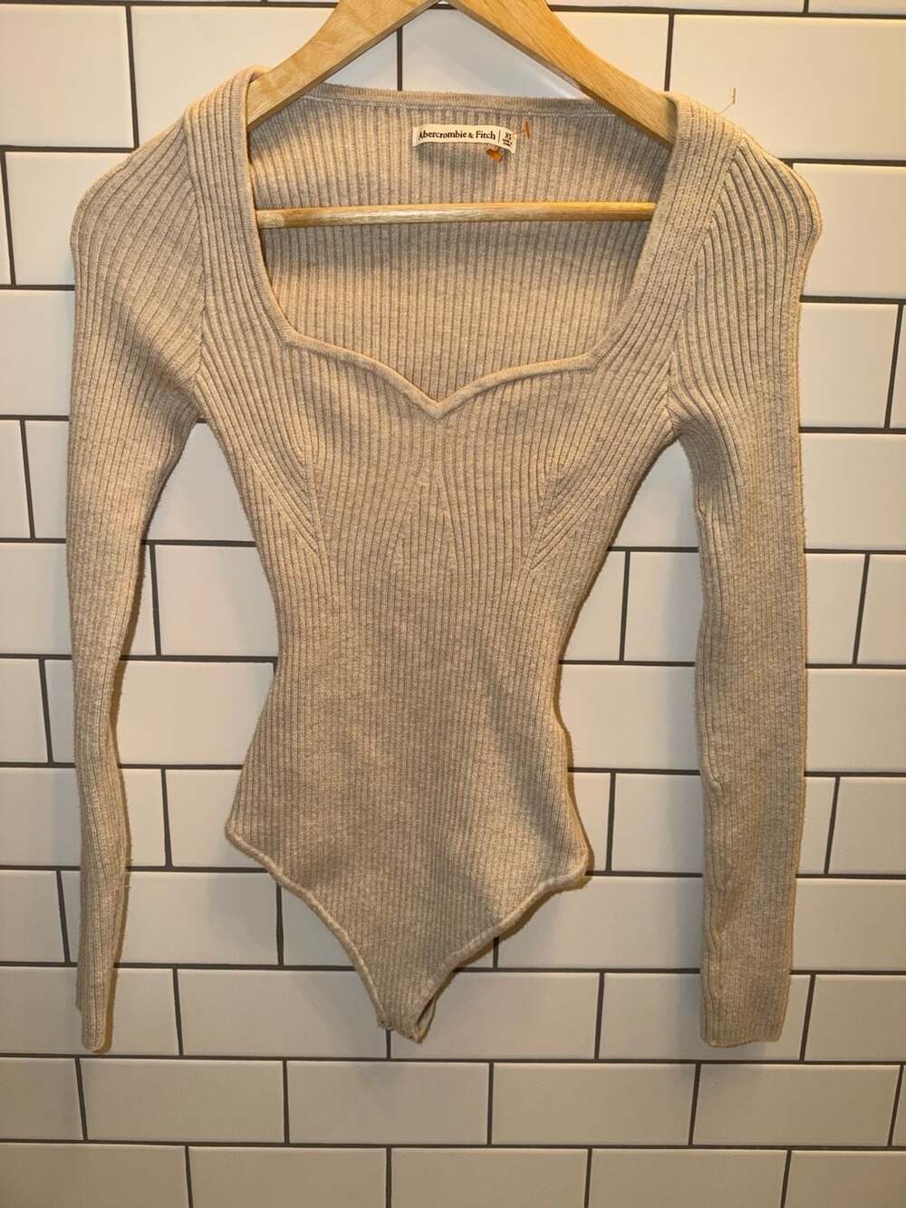 Abercrombie & Fitch Cream Ribbed Sweetheart Neckline Long Sleeve Bodysuit